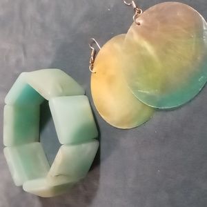 Shell earrings & chunky expandable bracelet. Teal blue & yellow